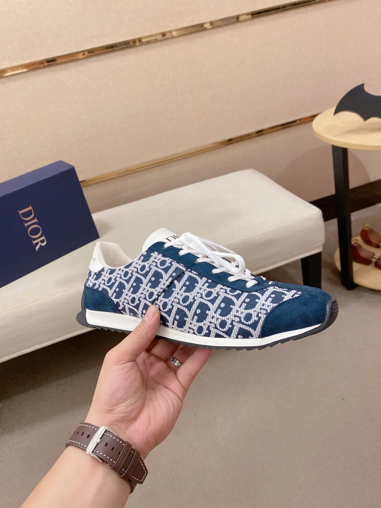 Men's shoes💰: 440💰Couple style💏 [Dior·Dior] New casual sports style men's shoes, new spring and summer design, perfect workmanship, lace-up lazy style to create wardrobe quality, upper: imported first-layer cowhide, mesh breathable lining soft and comfortable, ultra-light TPU wear-resistant outsole, simple, versatile fashion men's shoes, excellent color code number 35--44. (45,46 customized items are not returnable or exchangeable)